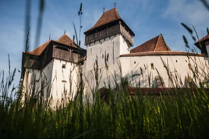 Die Kirchenburg von Viscri auf ihrem Hügel
