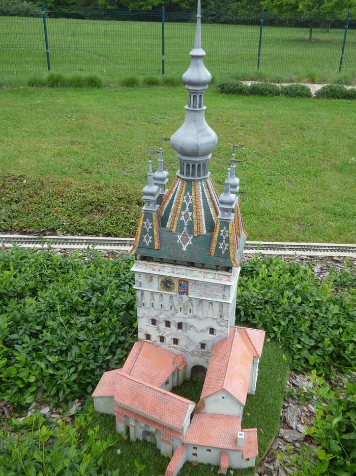 Modell des Stundturms von Sighișoara in einem Miniaturpark