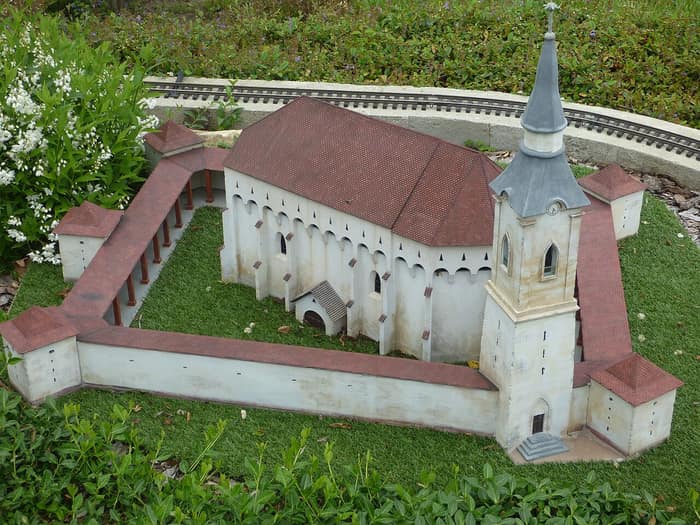 Modello in scala della chiesa unitariana di Dârjiu