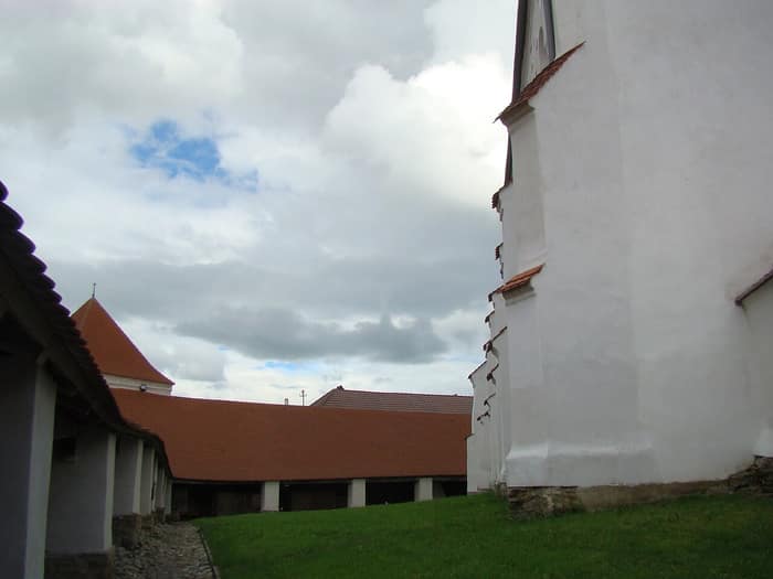 Chiesa fortificata di Dârjiu, vista esterna 1