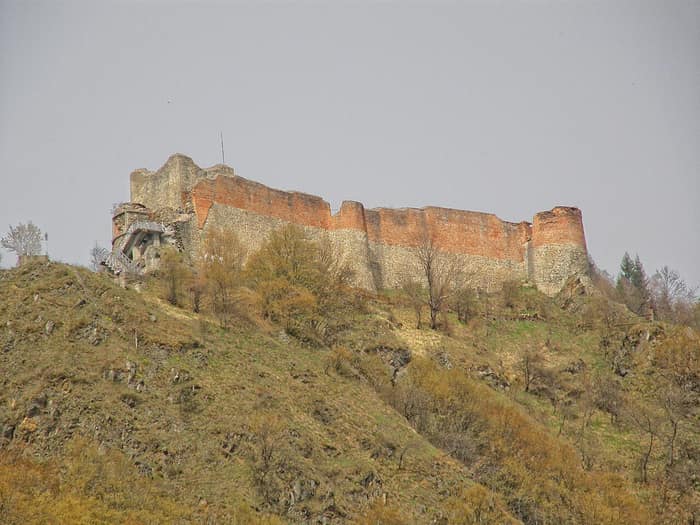 Panoramablick auf die Burg Poenari