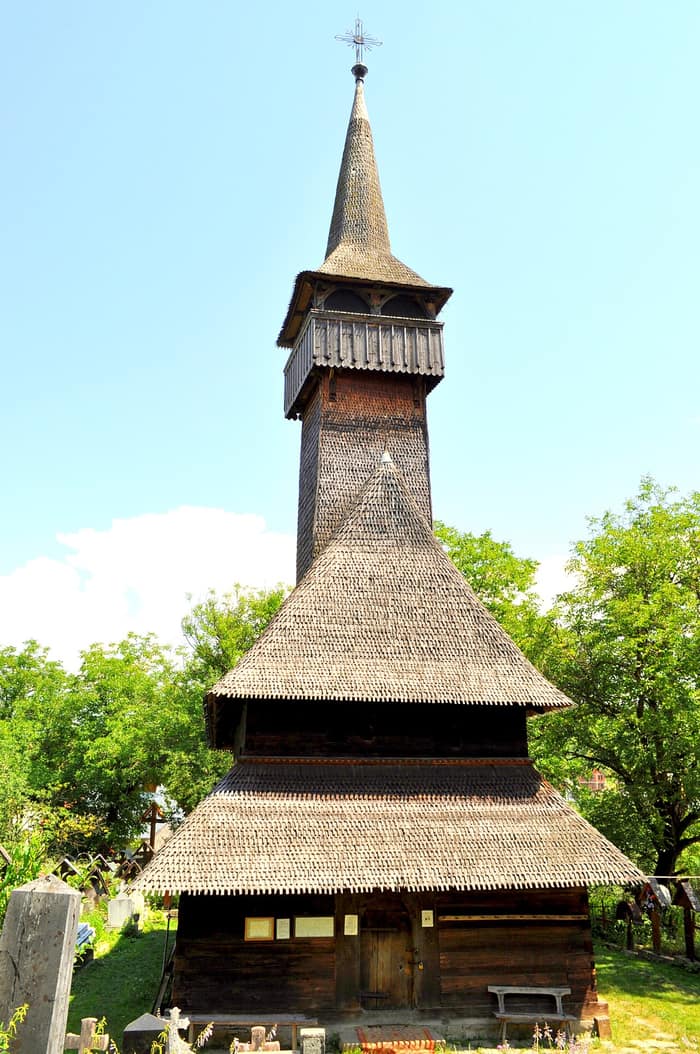 L’église en bois d’Ieud Deal vue de l’ouest