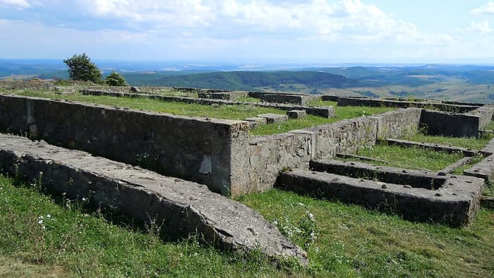 Vestiges des principia du camp de Porolissum